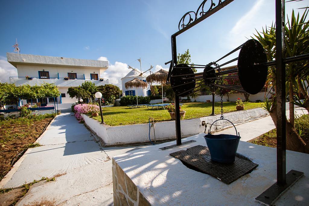 Anemomilos Studios Gerani  Exteriör bild